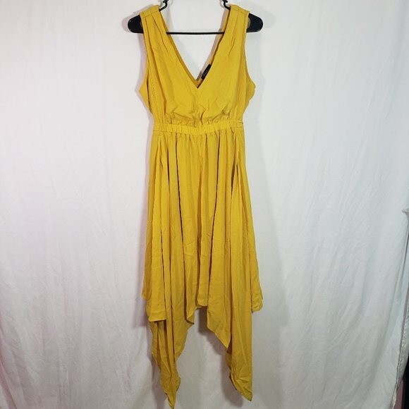 Thalia Sodi Dresses & Skirts - Thalia Sodi Mango Mojito Small Dress (AF)